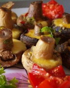 Острые шампиньоны с сыром из духовки
