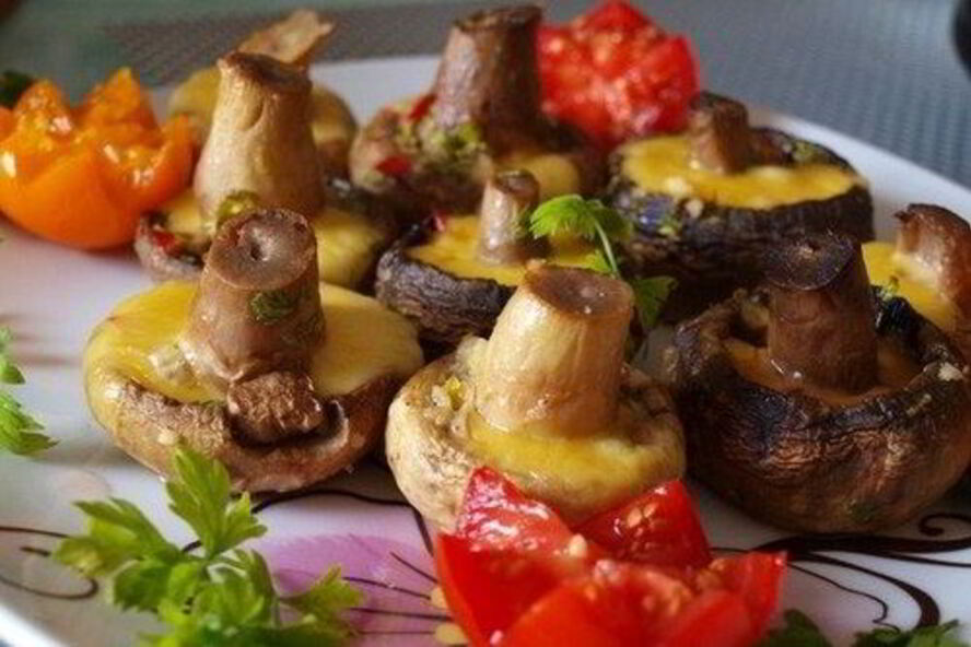 Рецепт острых шампиньонов с сыром из духовки
