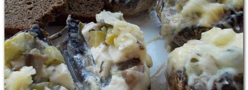 печеные шампиньоны с адыгейским сыром и соленым огурцом. Шаг 6