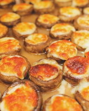 Шампиньоны, фаршированные сыром