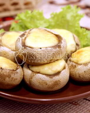 Запеченные шампиньоны с сыром