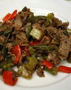 Гуляш из говядины с овощами