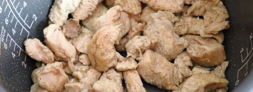 гуляш из индейки в мультиварке. Шаг 7