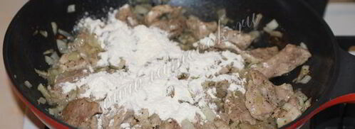 гуляш из свинины с подливкой. Шаг 6