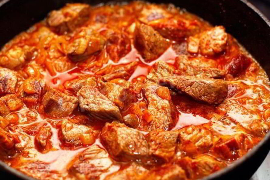 Рецепт гуляша с томатно-сливочным соусом