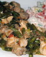 Гуляш со стручковой фасолью по-гречески