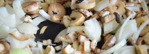 куриный гуляш с грибами в соусе. Шаг 7