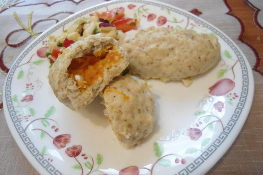 Рецепт духовых куриных котлеток сюрприз с двумя начинками