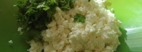 духовые куриные котлетки сюрприз с двумя начинками. Шаг 3