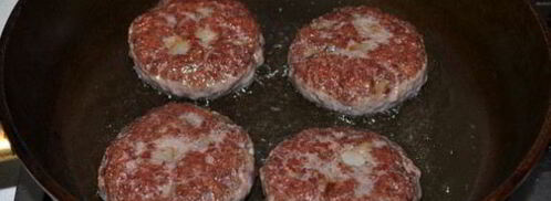 говяжьи котлеты с копченым салом. Шаг 6