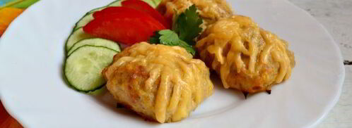 мясные котлетки с морковью и сметаной, запеченные под сырной корочкой. Шаг 8