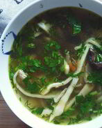 Лапша куриная с грибами и тимьяном