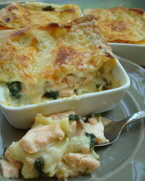 Лазанья с лососем и шпинатом