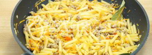 макароны с фаршем на сковороде. Шаг 8