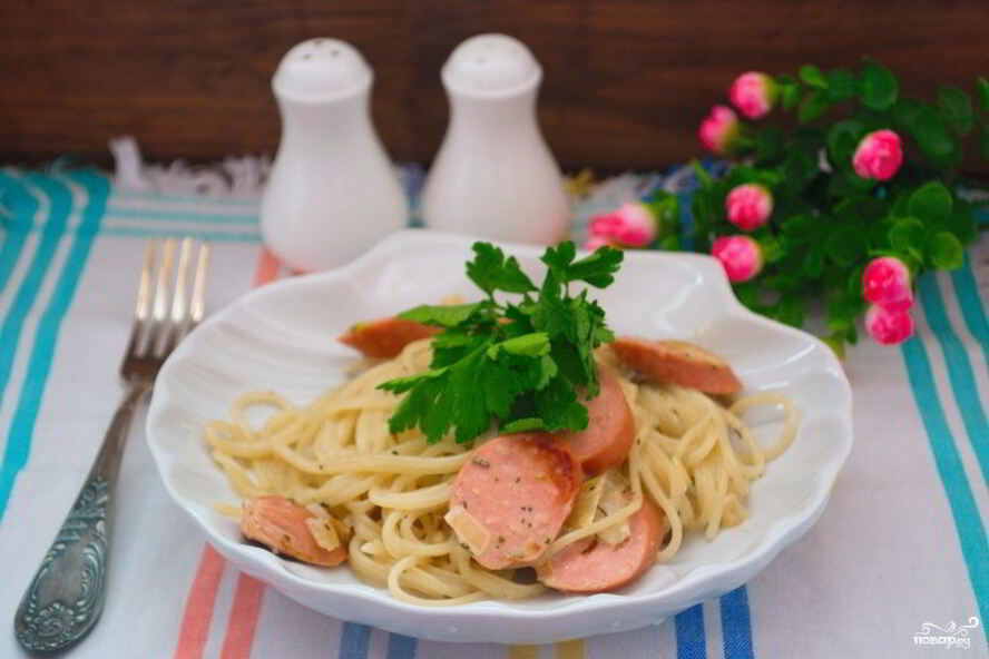 Рецепт макарон с сосисками