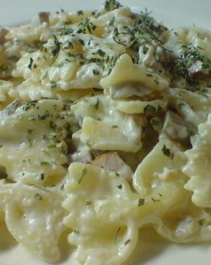 Паста с грибами и беконом под сливочным соусом