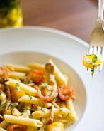 Паста с грибами и помидорами