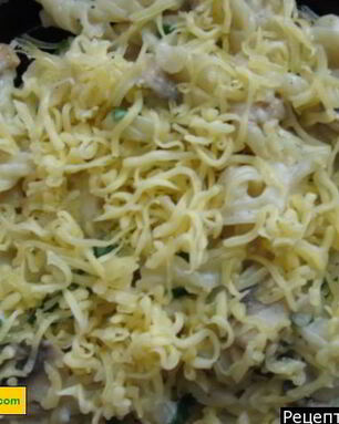 Паста с грибами в сливочном соусе с белым вином и сыром