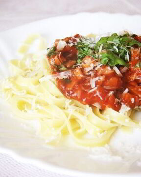 Паста с томатным соусом