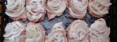 мясо по-французски с луком и сыром. Шаг 5