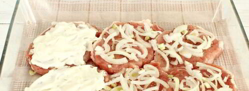 мясо по-французски с помидорами. Шаг 4