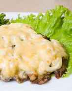 Мясо по-французски с сыром