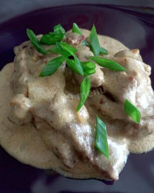 Бефстроганов из говядины со сметаной