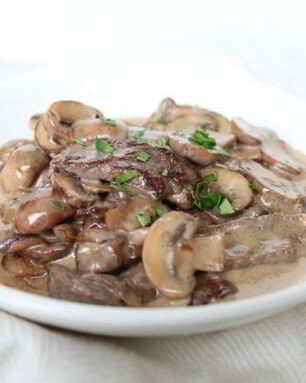 Бефстроганов со сметаной