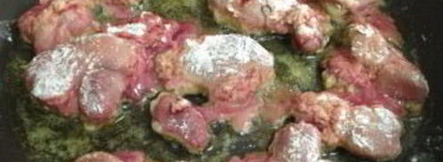 куриная печенка, тушеная в сметане. Шаг 4