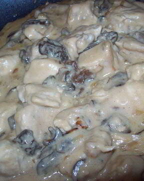 Курица в сливочно-грибном соусе с медом
