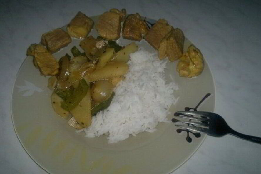 Рецепт овощей с рисом и свининой