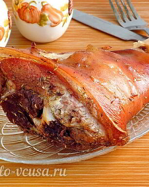 Рулька, запеченная в духовке, в рукаве