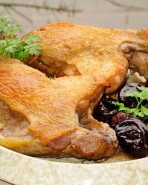 Утиные ножки тушеные