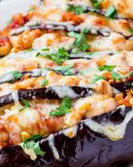 Баклажаны с креветками под сыром