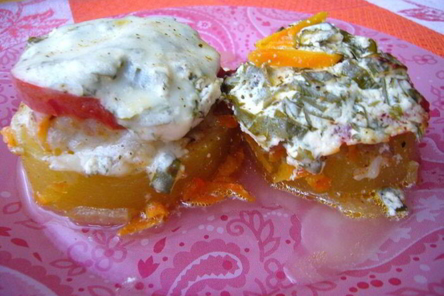 Рецепт фаршированных курятиной кабачки под овощной шубкой