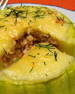 Кабачки, фаршированные куриным фаршем