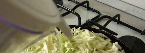 картофель с тушеной капустой и баклажанами. Шаг 16