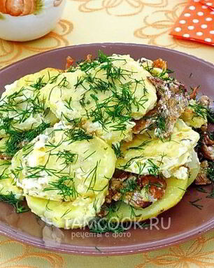 Картофель, запеченный с лисичками в мультиварке