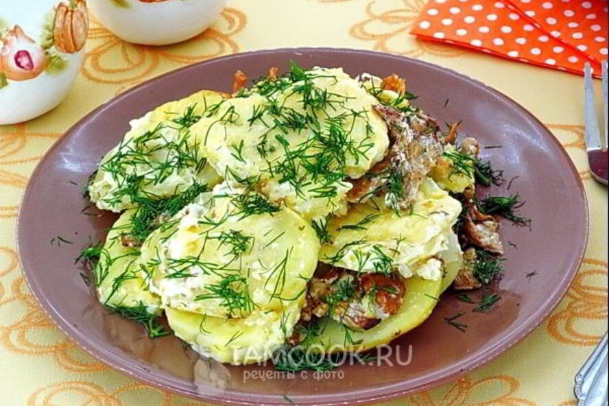 Рецепт картофеля, запеченного с лисичками в мультиварке