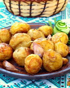 Молодая картошка запеченная в пергаменте