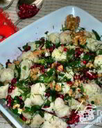 Цветная капуста с орехами и гранатом