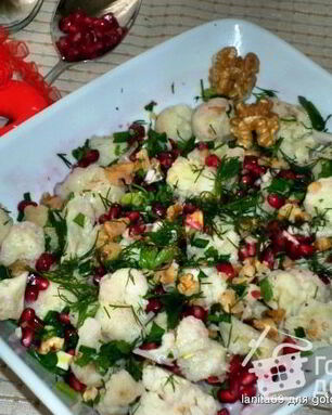 Цветная капуста с орехами и гранатом