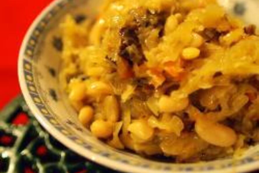 Рецепт тушеной квашеной капусты с фасолью