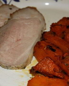 Тыква со свининой в духовке