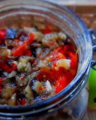 Запеченные баклажаны и перцы