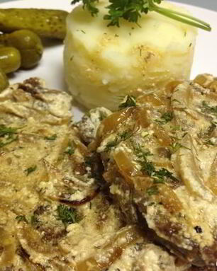 Говяжья печень в сметане