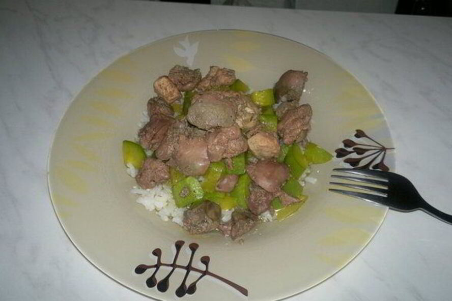 Рецепт куриной печени, грудки с кабачком, луком и белым рисом