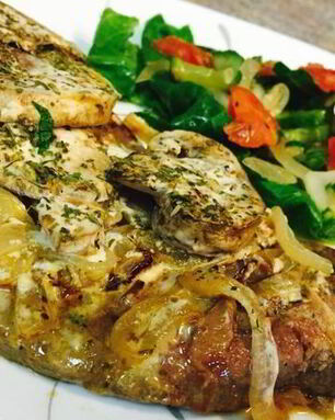 Печень с грибами под сливочным соусом