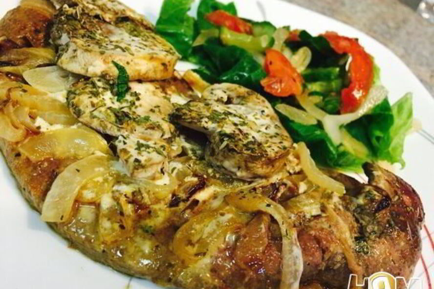 Рецепт печени с грибами под сливочным соусом