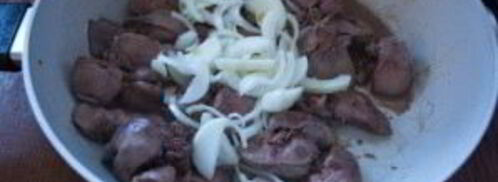 печень с луком тушеная. Шаг 5